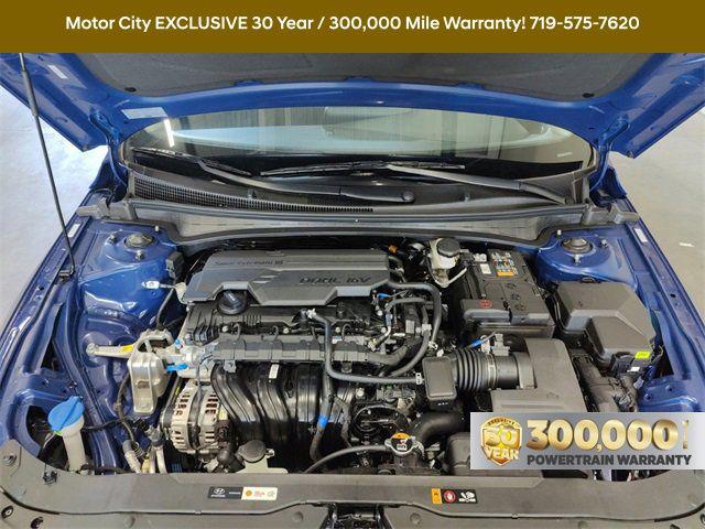 2025 Hyundai Elantra SE - Photo 13