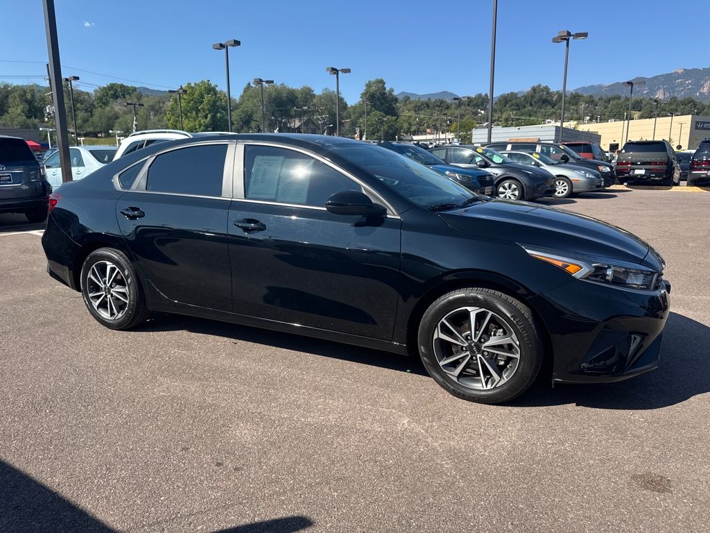 2024 Kia Forte LXS photo 4