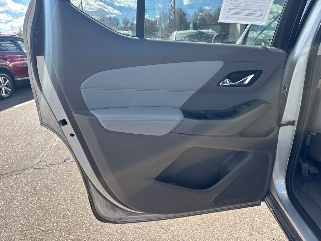 Used 2021 Chevrolet Traverse LT Cloth w/1LT SUV