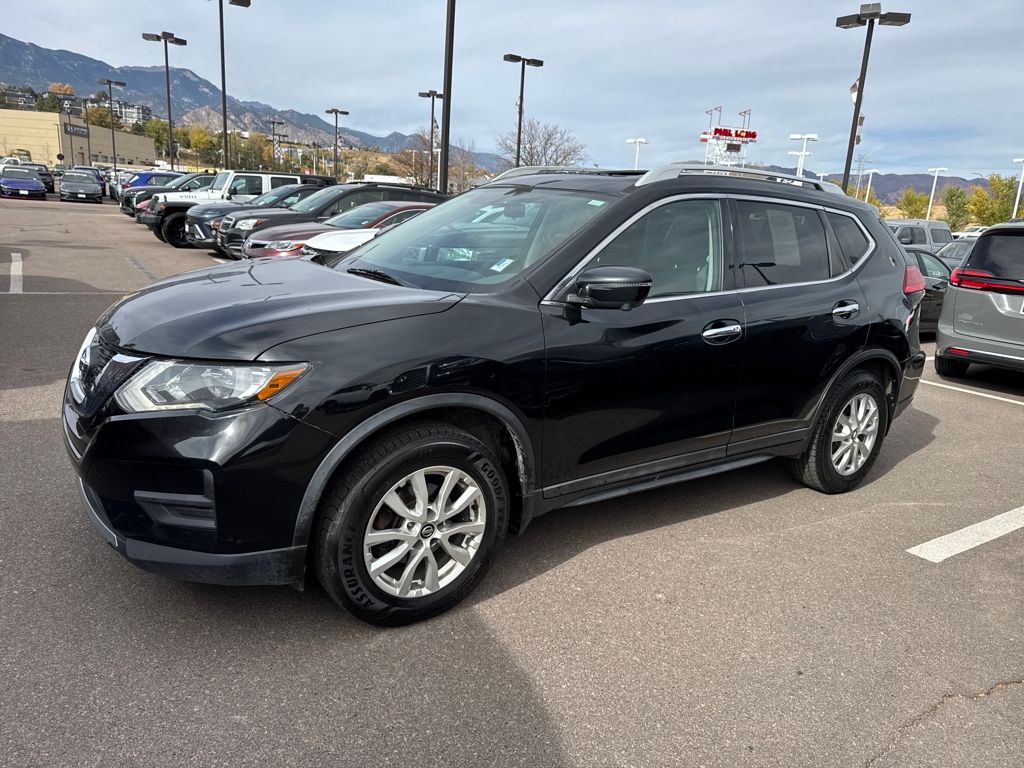 2017 Nissan Rogue SV photo 2