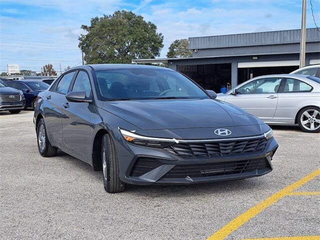 New 2026 Hyundai Elantra SE Sedan