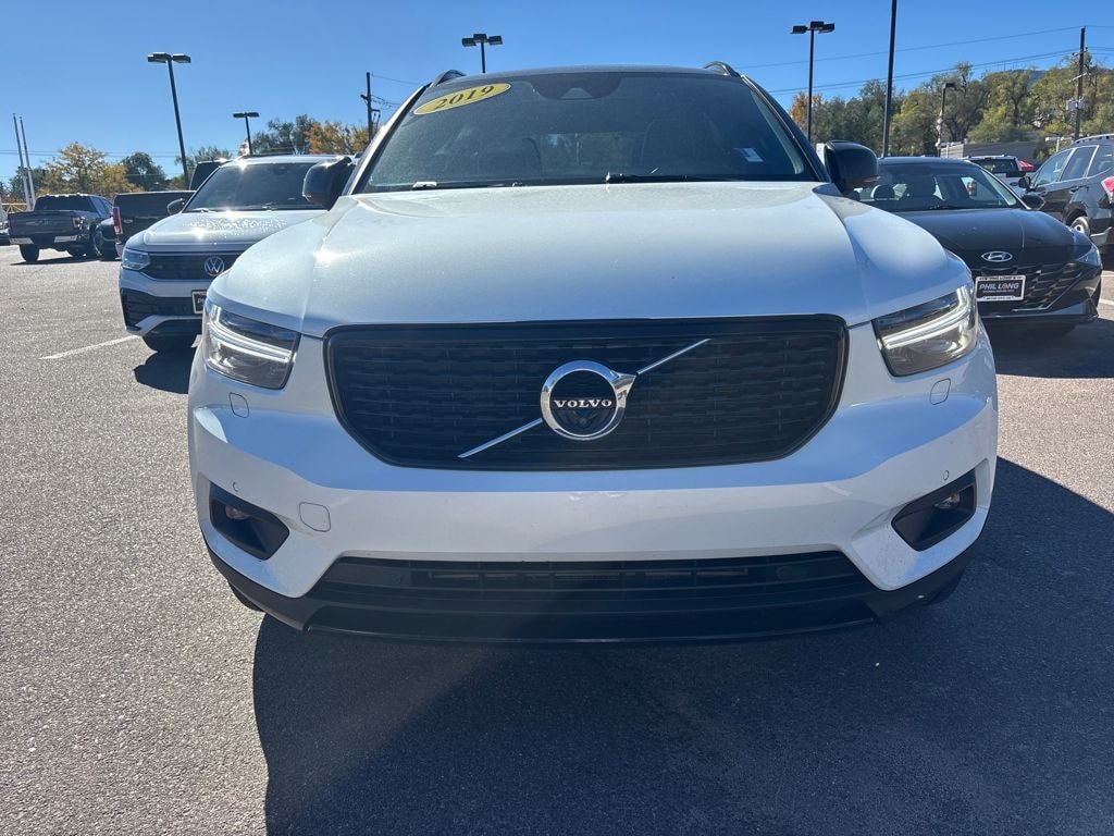 Used 2019 Volvo XC40 T5 R-Design SUV