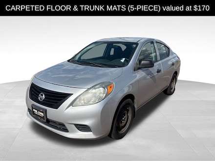2014 Nissan Versa S Sedan