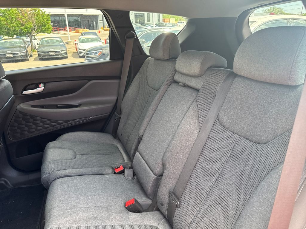 2019 Hyundai Santa Fe SE - Photo 25