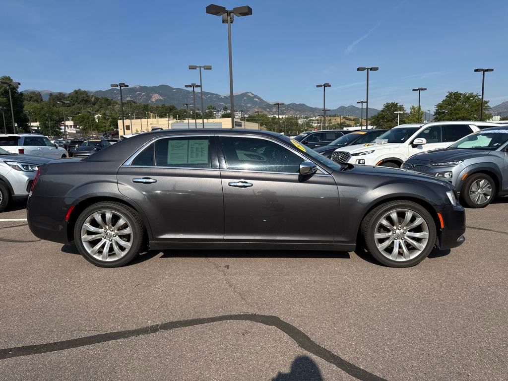 2020 Chrysler 300 Limited photo 3