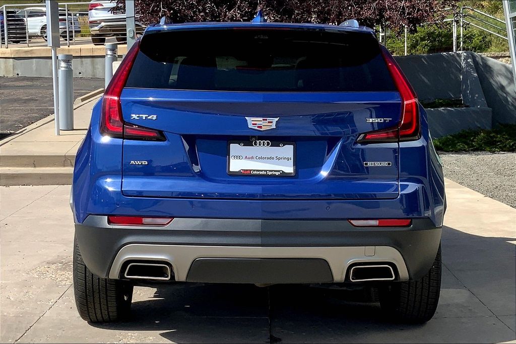 2022 Cadillac XT4 Premium Luxury photo 4