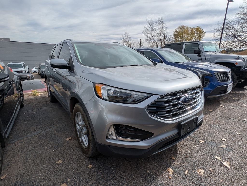 2022 Ford Edge SEL photo 3