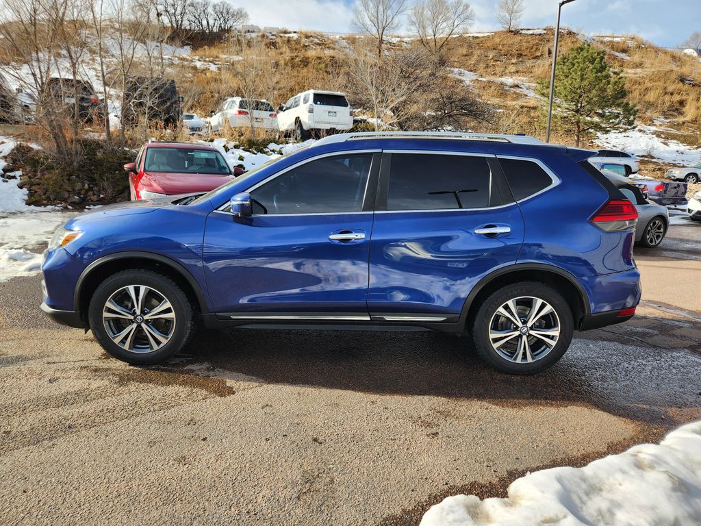 2017 Nissan Rogue SL photo 4