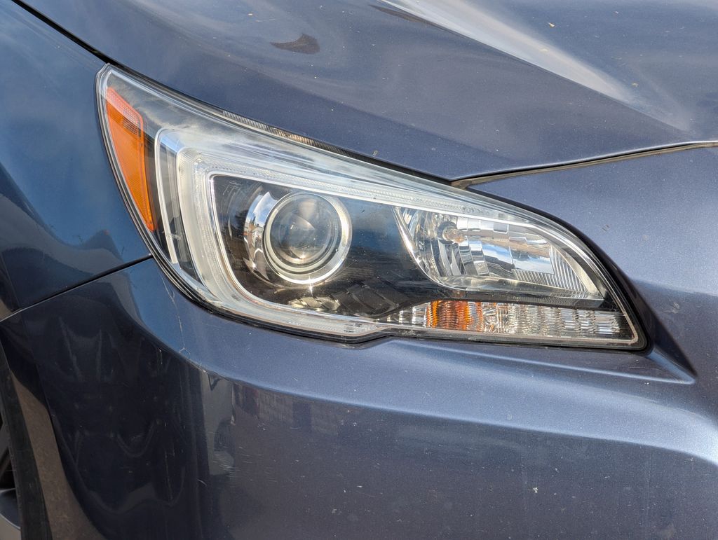 2017 Subaru Legacy 3.6R Limited photo 4