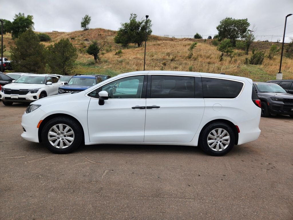 Used 2020 Chrysler Voyager L Van Passenger Van