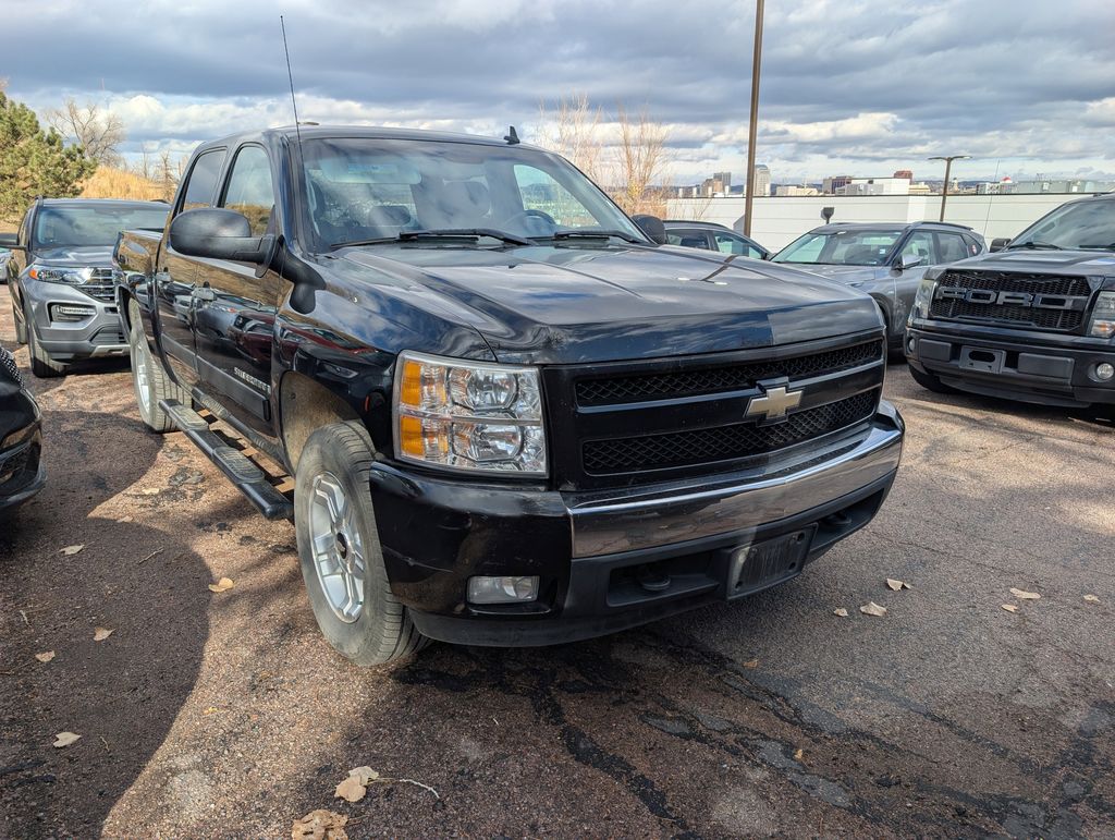 2007 Chevrolet Silverado 1500 LT1 photo 2