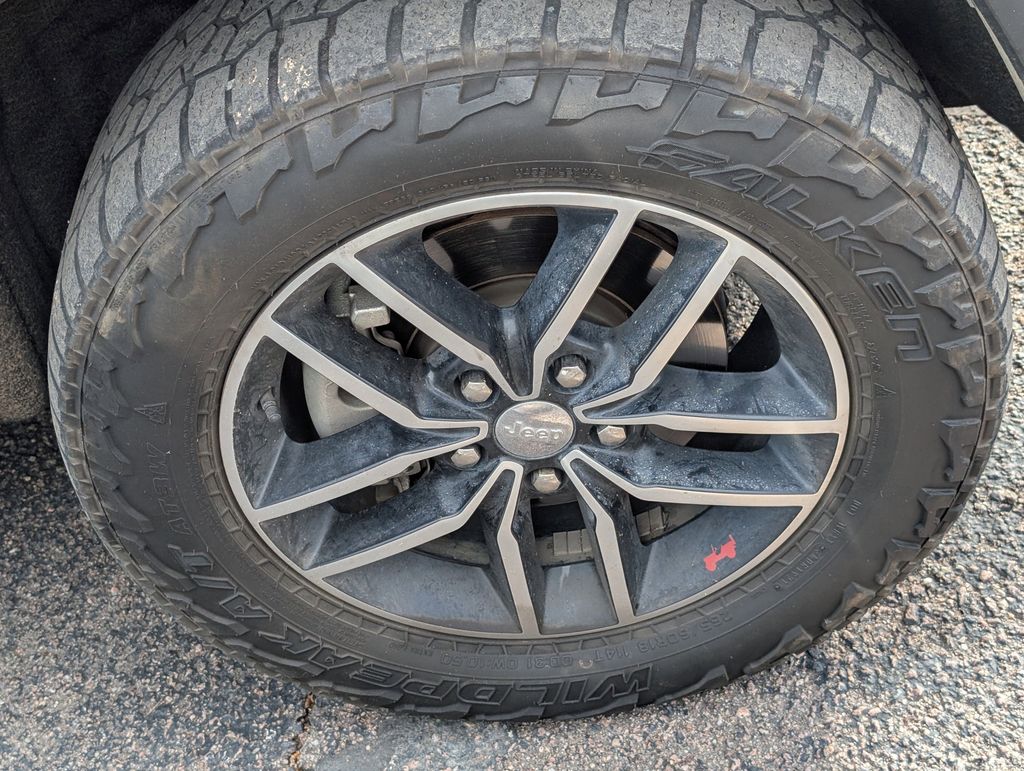 2018 Jeep Grand Cherokee Trailhawk photo 2