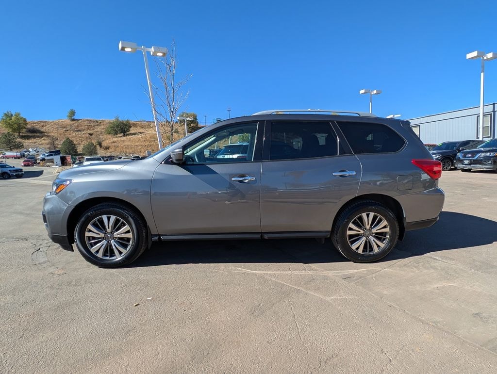 Used 2020 Nissan Pathfinder S SUV