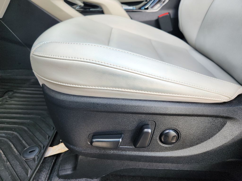 2025 Kia Telluride S - Photo 23