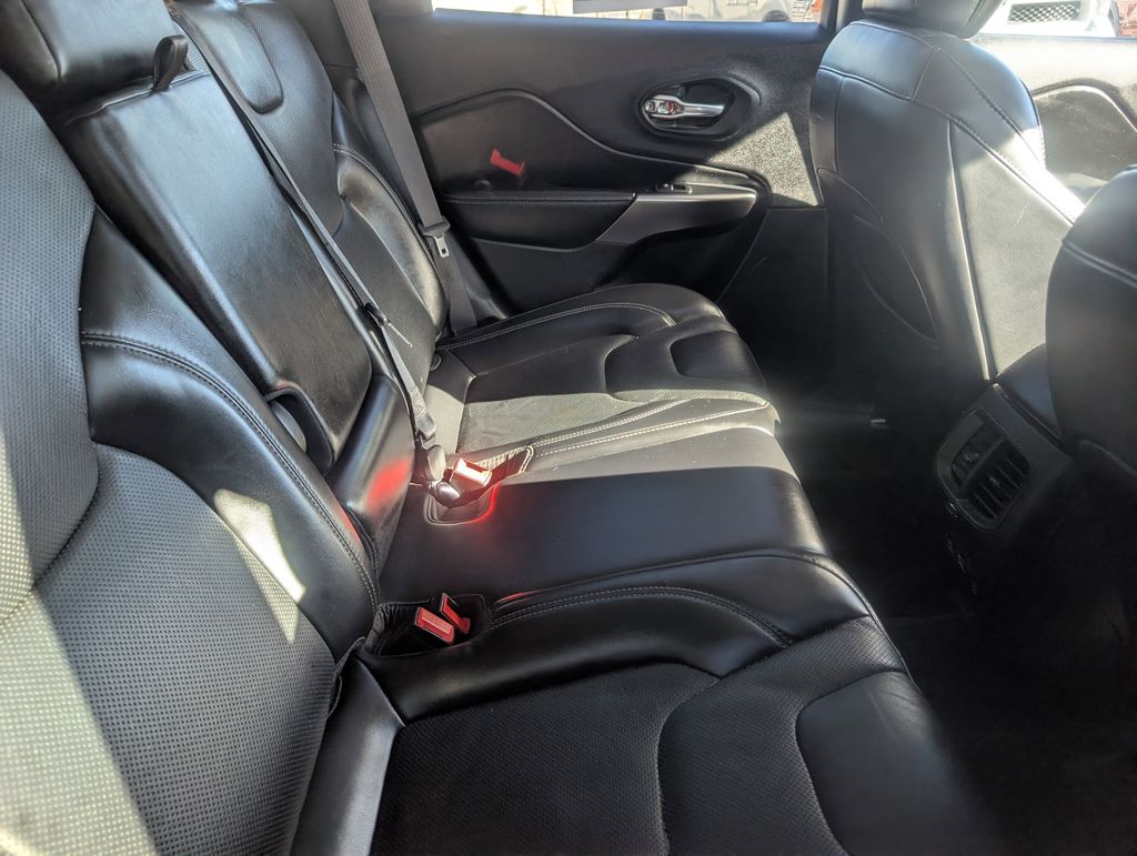 2021 Jeep Cherokee Limited photo 4