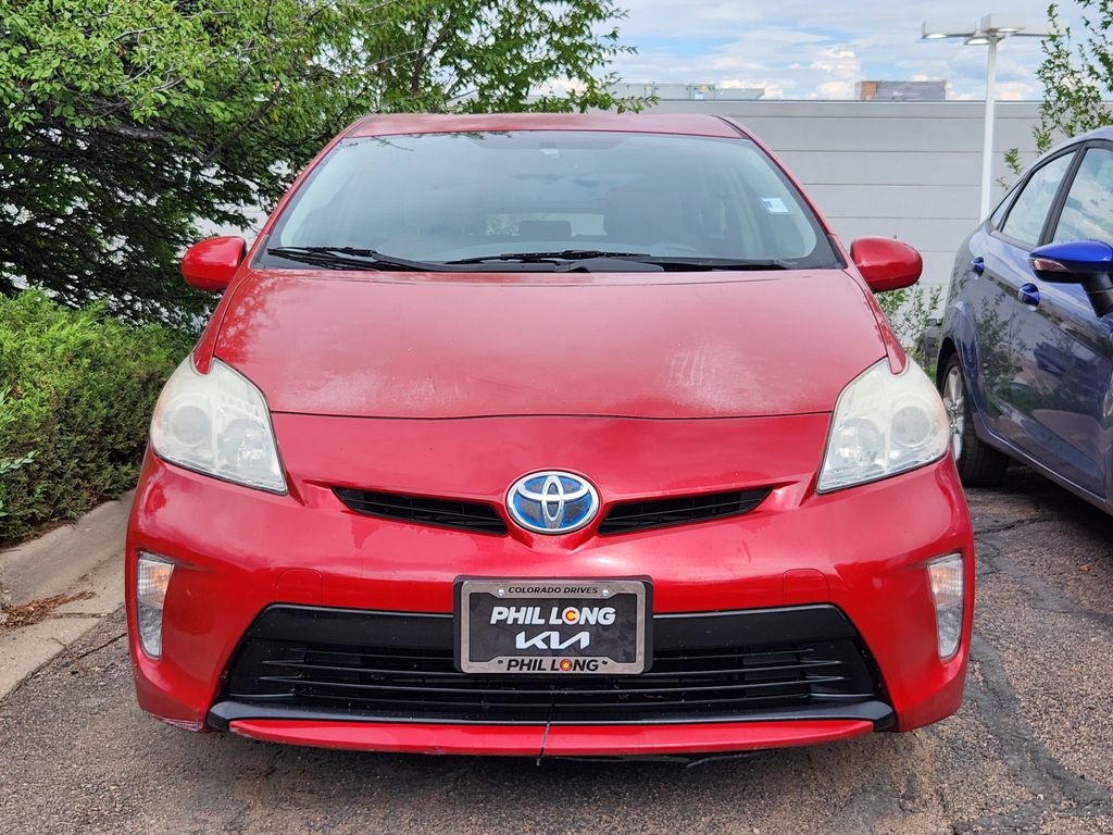 2015 Toyota Prius Three photo 2