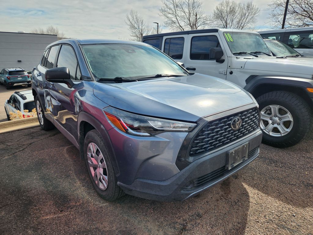 2022 Toyota Corolla Cross L photo 3