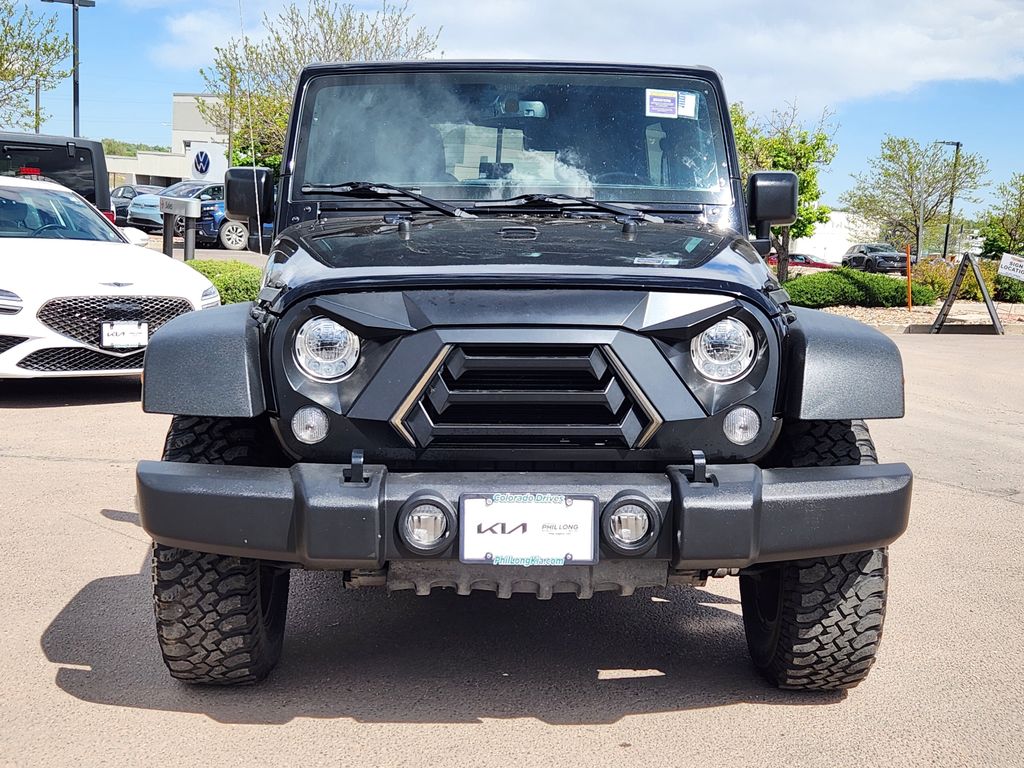 2017 Jeep Wrangler Unlimited Rubicon photo 2