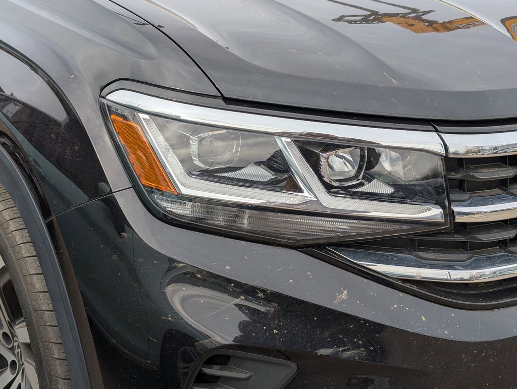 2022 Volkswagen Atlas Cross Sport V6 SEL photo 3