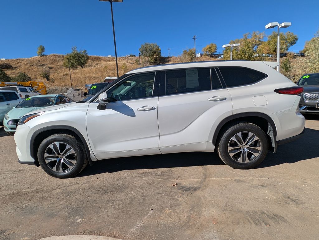 2020 Toyota Highlander XLE photo 4