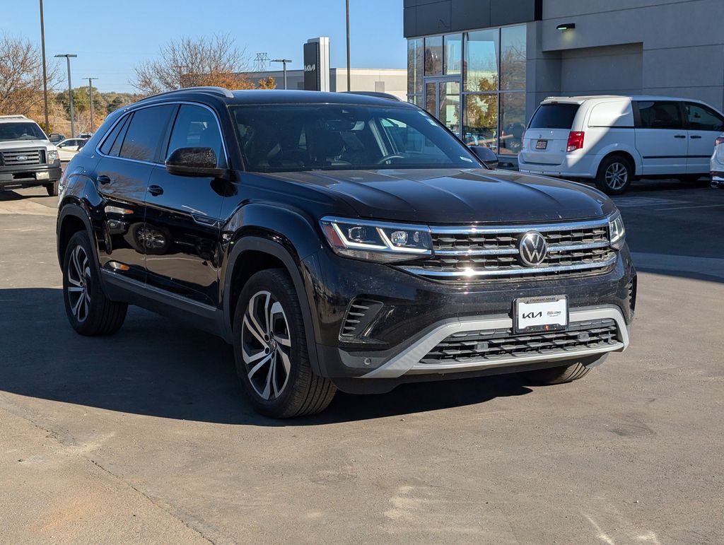 2022 Volkswagen Atlas Cross Sport V6 SEL photo 3