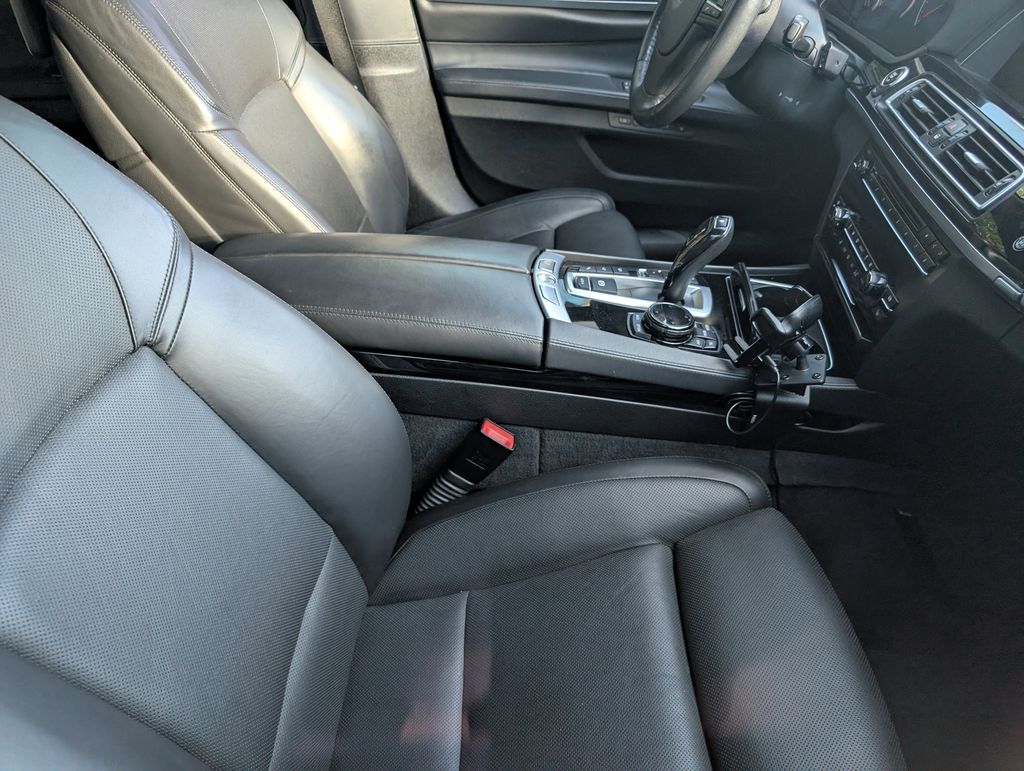 2014 Bmw 750Li photo 2