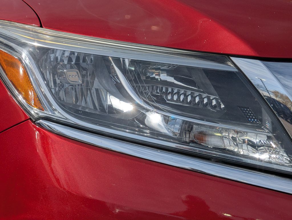 2014 Nissan Pathfinder SL photo 3