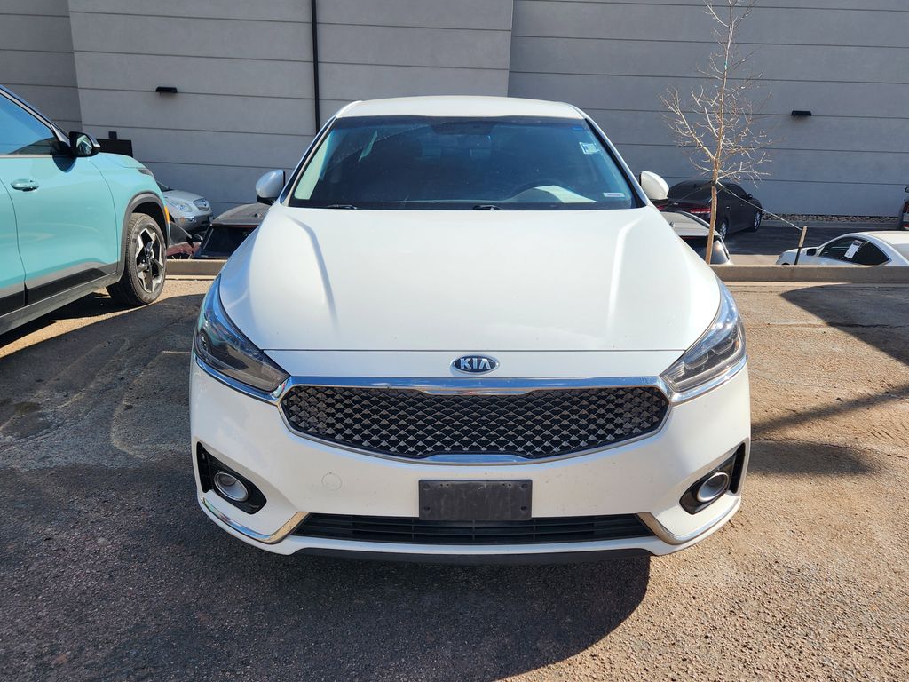 2019 Kia Cadenza Premium photo 3