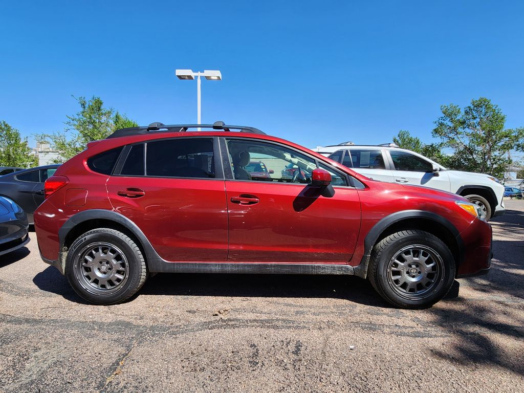 2017 Subaru Crosstrek 2.0i Premium photo 3
