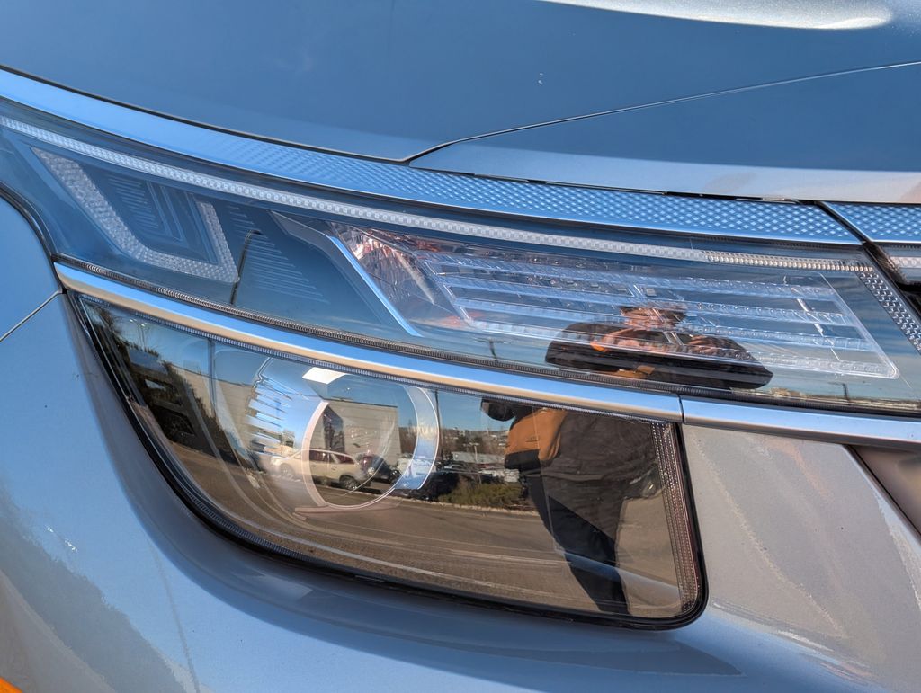 2023 Kia Seltos EX photo 4