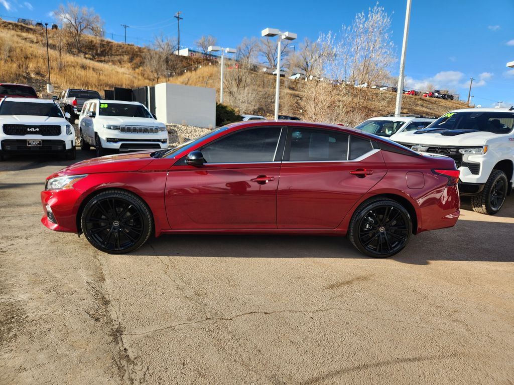 2020 Nissan Altima 2.5 SR photo 4