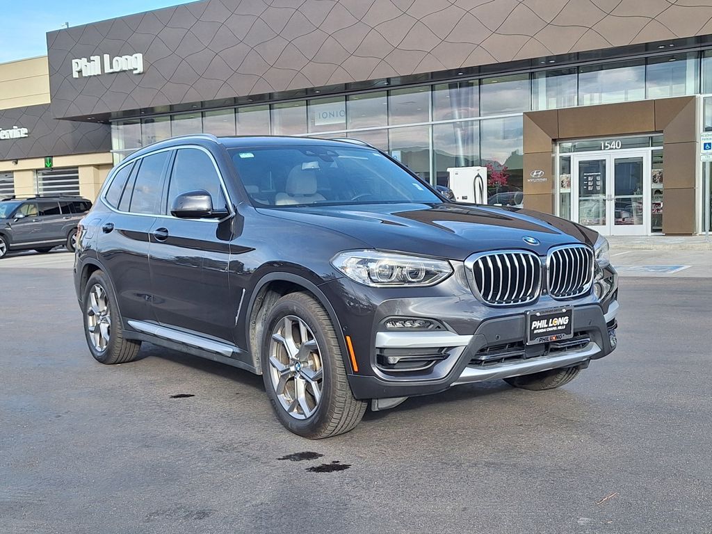 2021 BMW X3 30e's photo