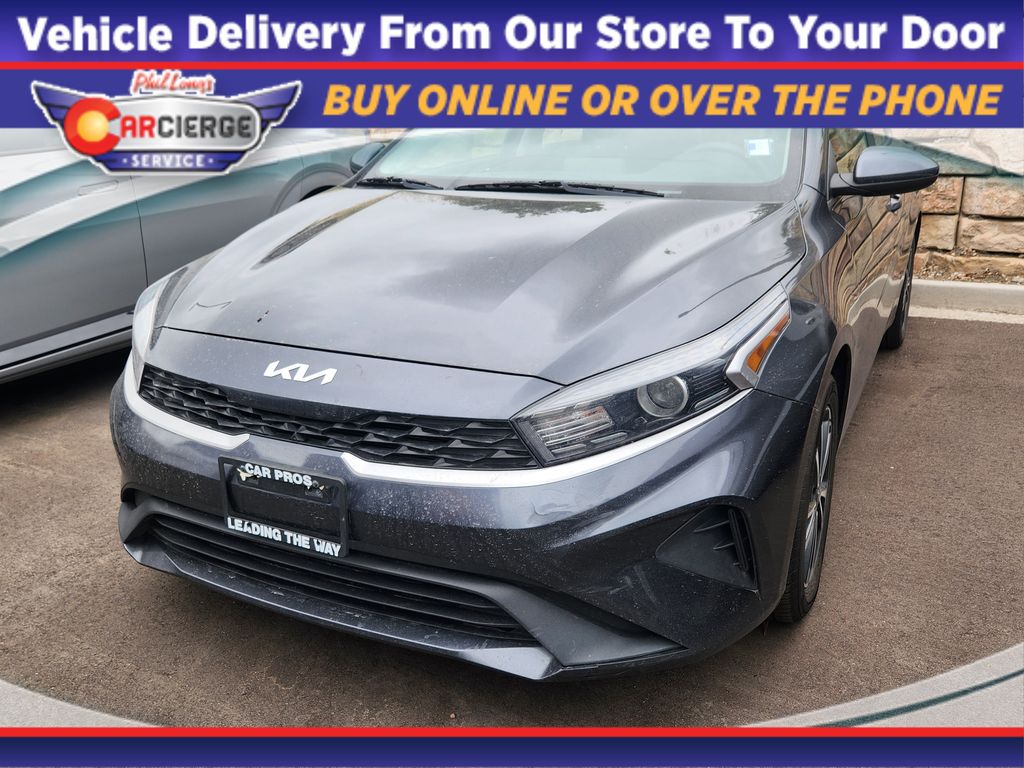 2022 Kia Forte LXS AT's photo