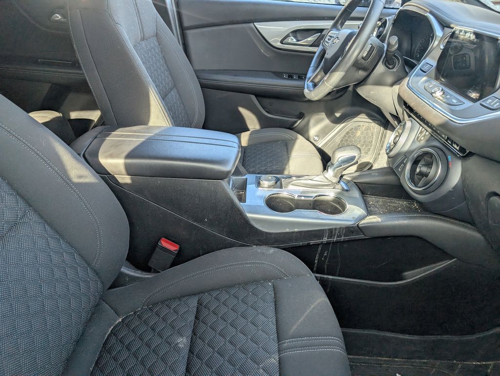 2022 Chevrolet Blazer 2LT photo 2