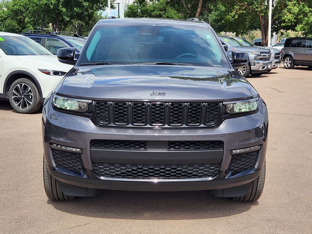 2023 Jeep Grand Cherokee Limited photo 2