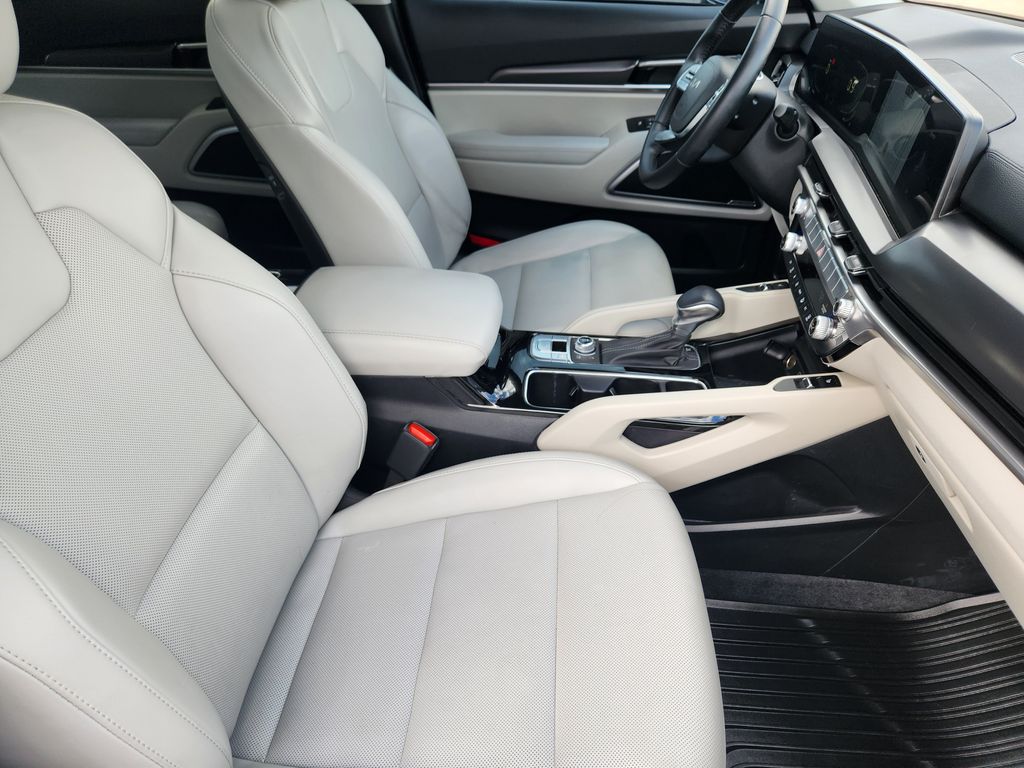 2025 Kia Telluride S - Photo 13