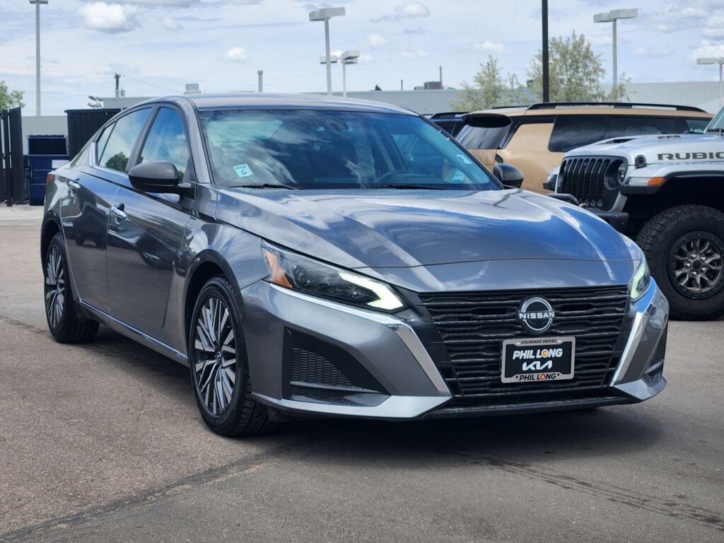 Used 2024 Nissan Altima 2.5 SV Sedan