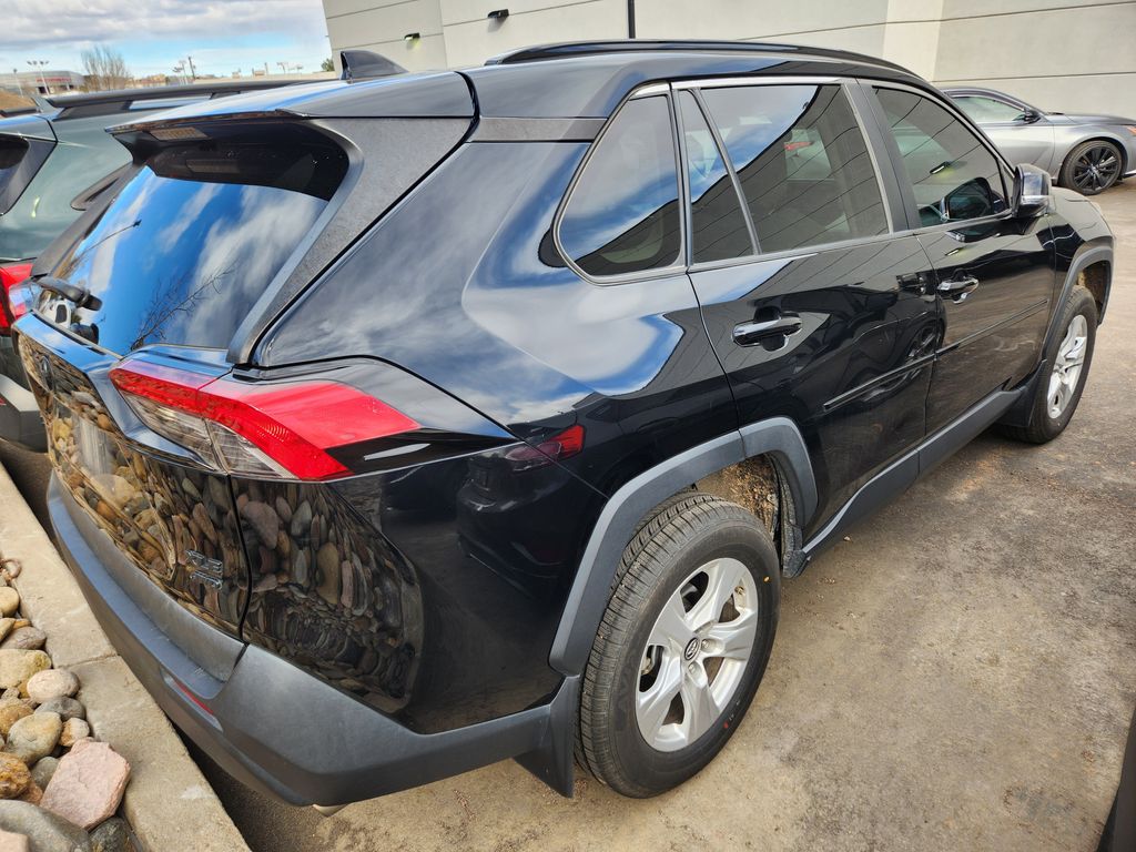 2019 Toyota RAV4 XLE Premium photo 2