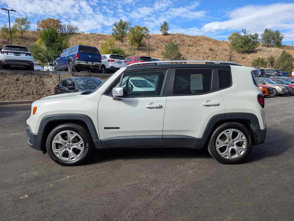 2017 Jeep Renegade Limited photo 4