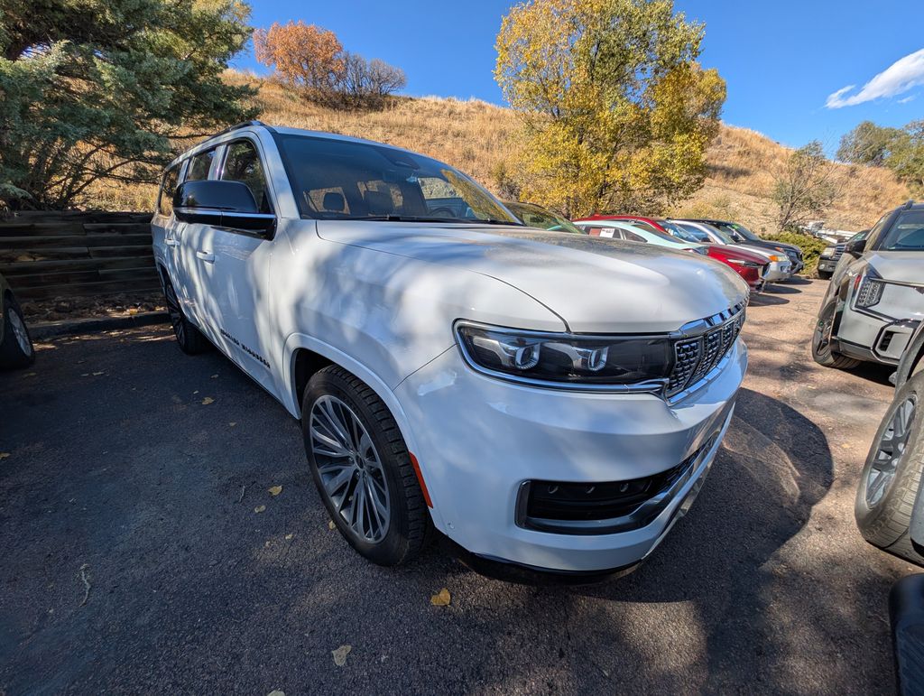 2023 Jeep Grand Wagoneer L III photo 2