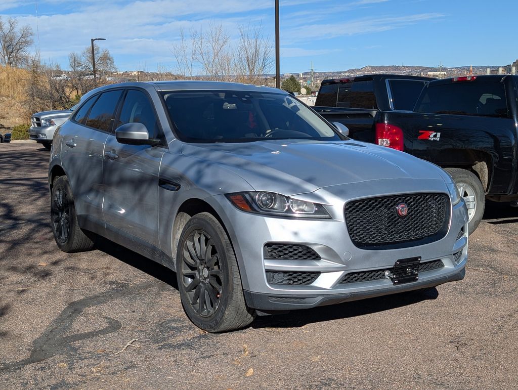 2017 Jaguar F-PACE Base photo 3
