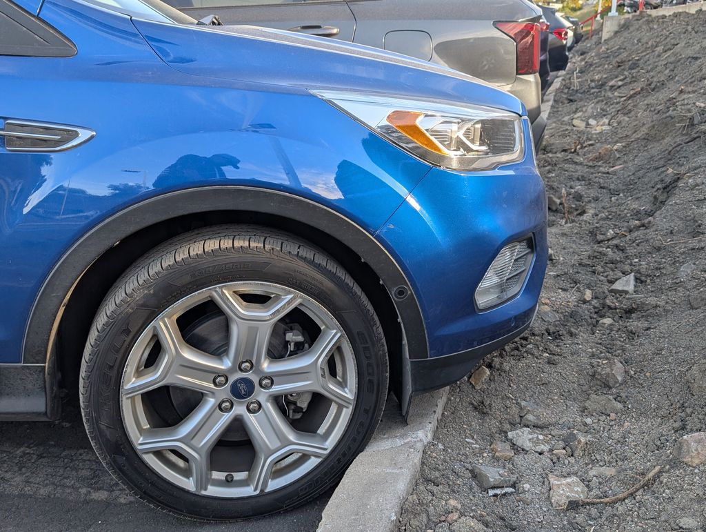 2019 Ford Escape Titanium photo 4