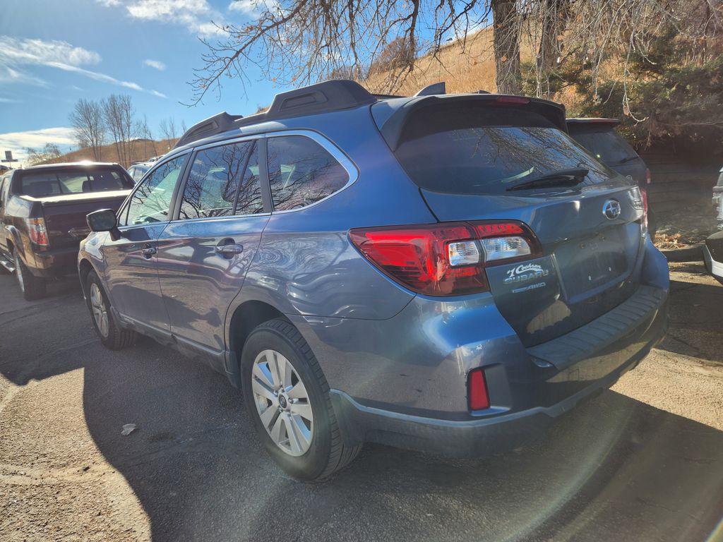 2017 Subaru Outback 2.5i Premium photo 2