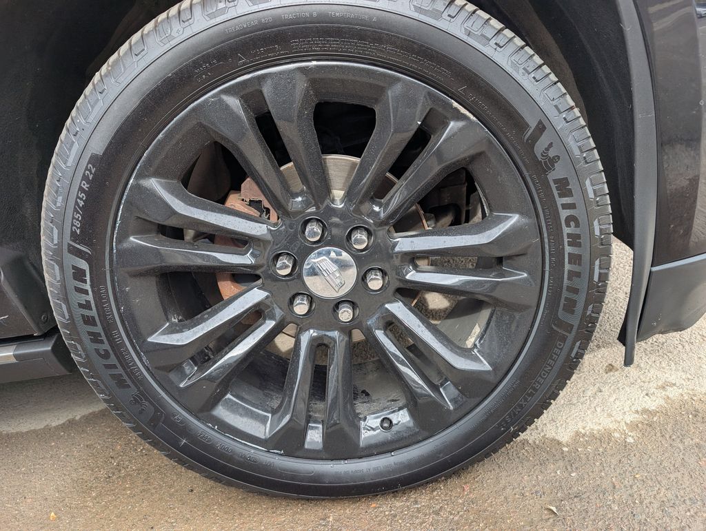 2017 Cadillac Escalade ESV Premium Luxury photo 3