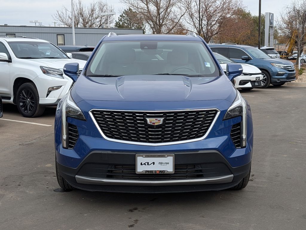 2022 Cadillac XT4 Premium Luxury photo 2