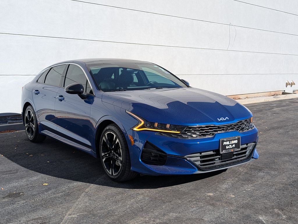 2024 Kia K5 GT-Line photo 3