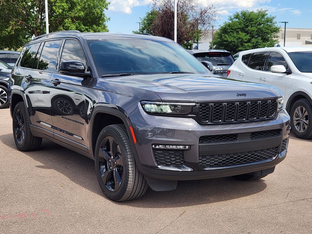 2023 Jeep Grand Cherokee Limited photo 3