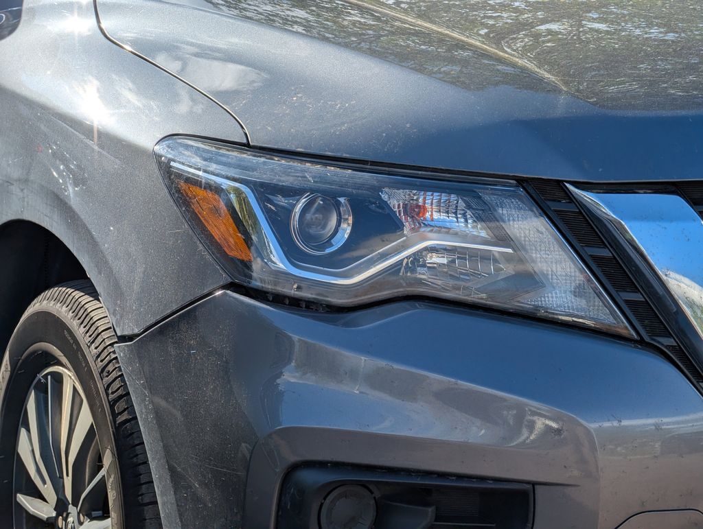 2020 Nissan Pathfinder S photo 4