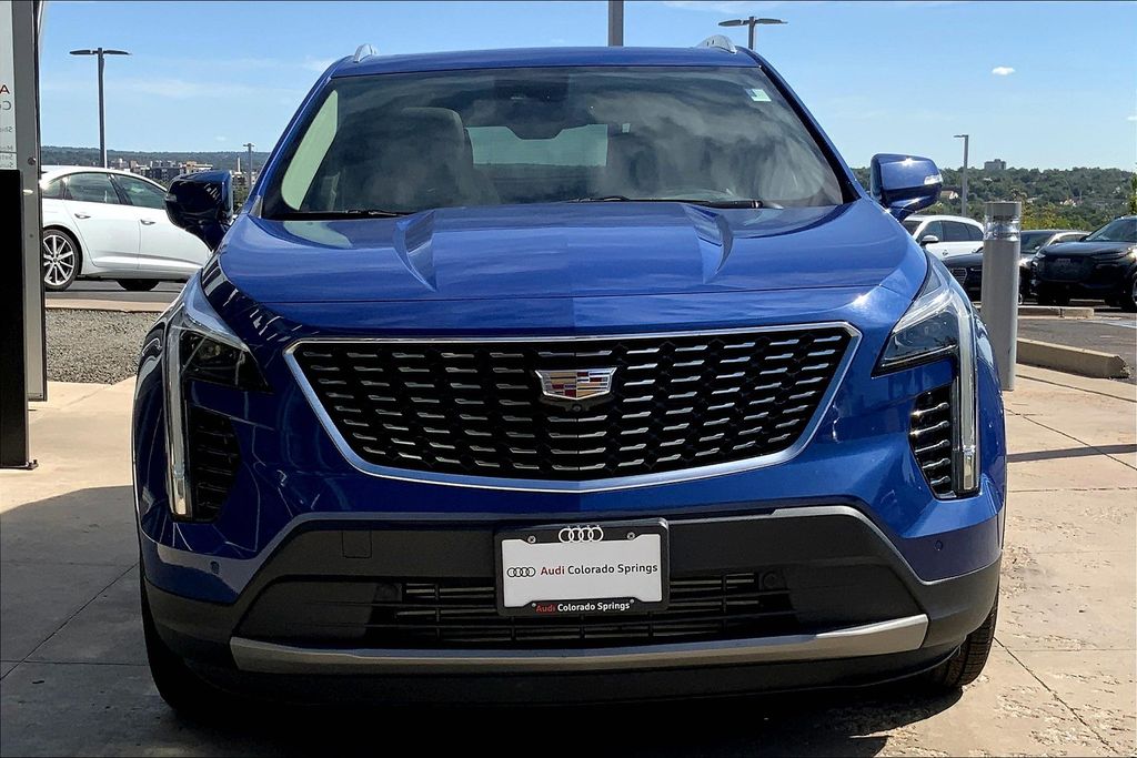 2022 Cadillac XT4 Premium Luxury photo 3