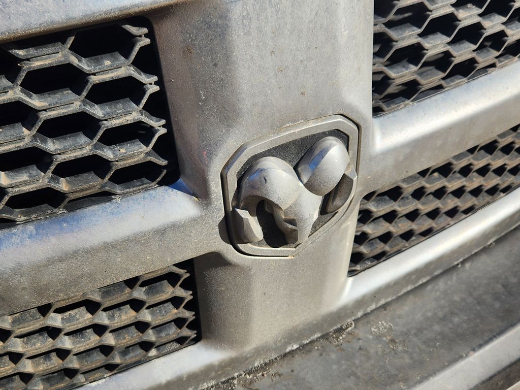 2016 Ram 1500 Tradesman Express photo 3